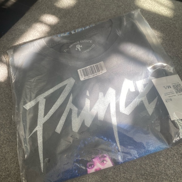 NWT PRINCE T-SHIRT - Picture 3 of 4